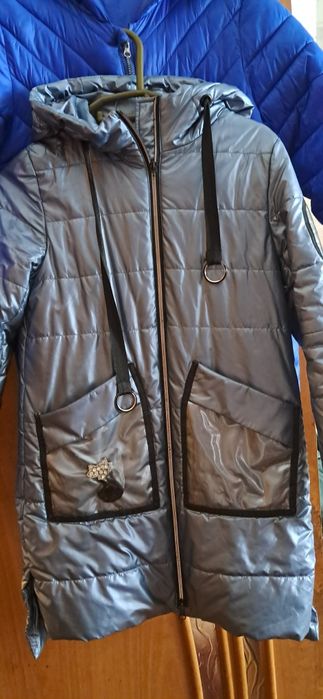 Отдам весенние куртки