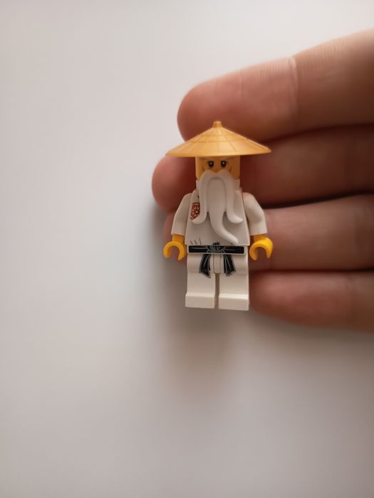 Lego ninjago sensei Wu - the golden weapons, 2011 г.