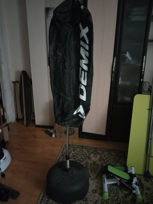 Продам чемоданы сумку б/у груша боксерская стойка