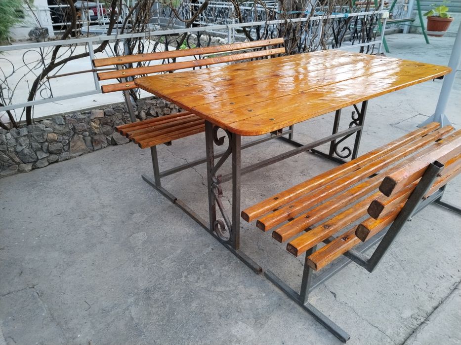 Садовый столик...