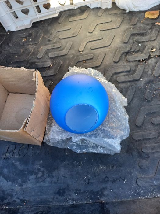 Продам плафоны на светильник люстру