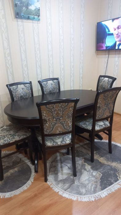 Продам стол и стулья