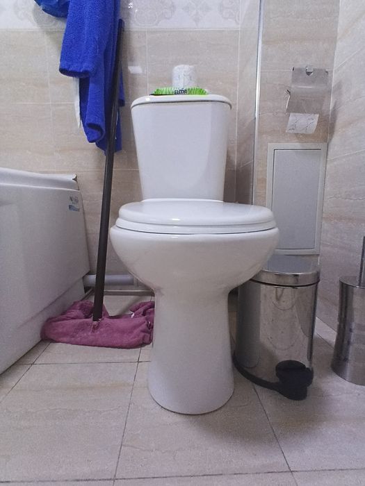 Tualet oq rangda hajmi qulay