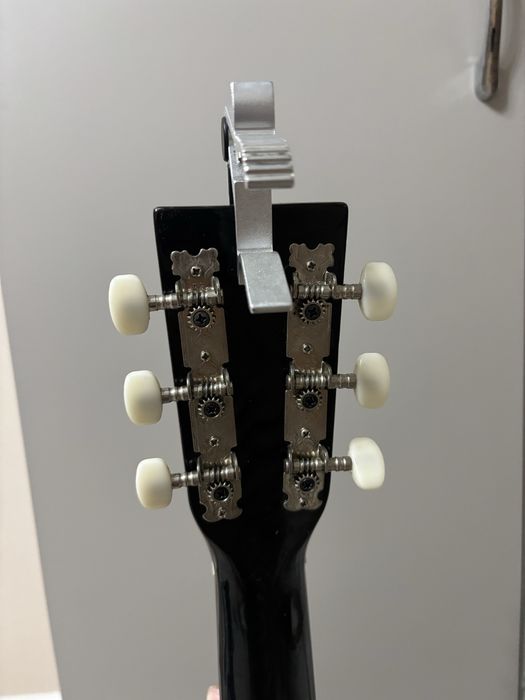 Продам гитару. Состояние хорошее