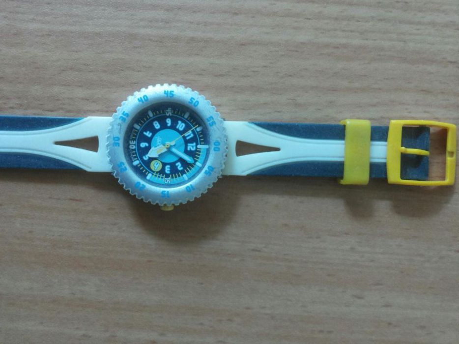 часовник flik-flok