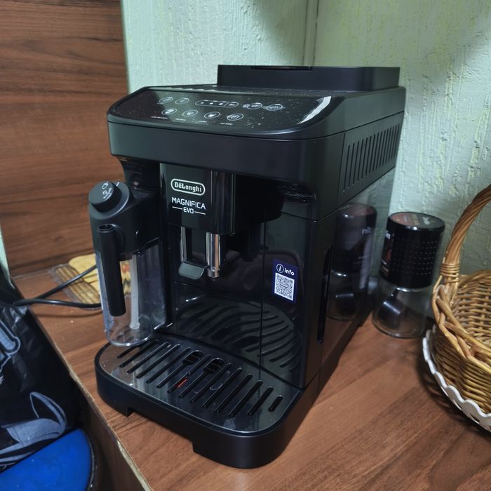 Кофемашина delonghi