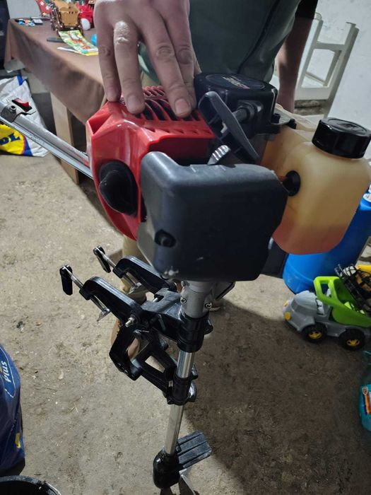 Motor termic barca 2 timpi