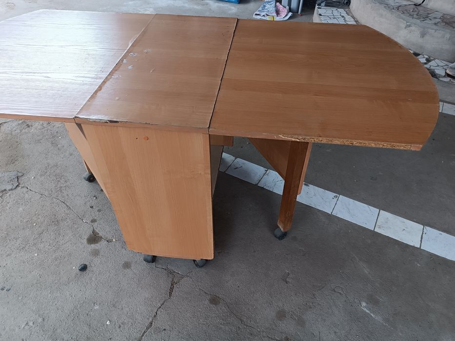 Продам стол книжка
