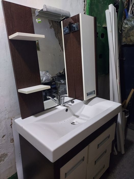 Продаю мебель для ванной комнаты