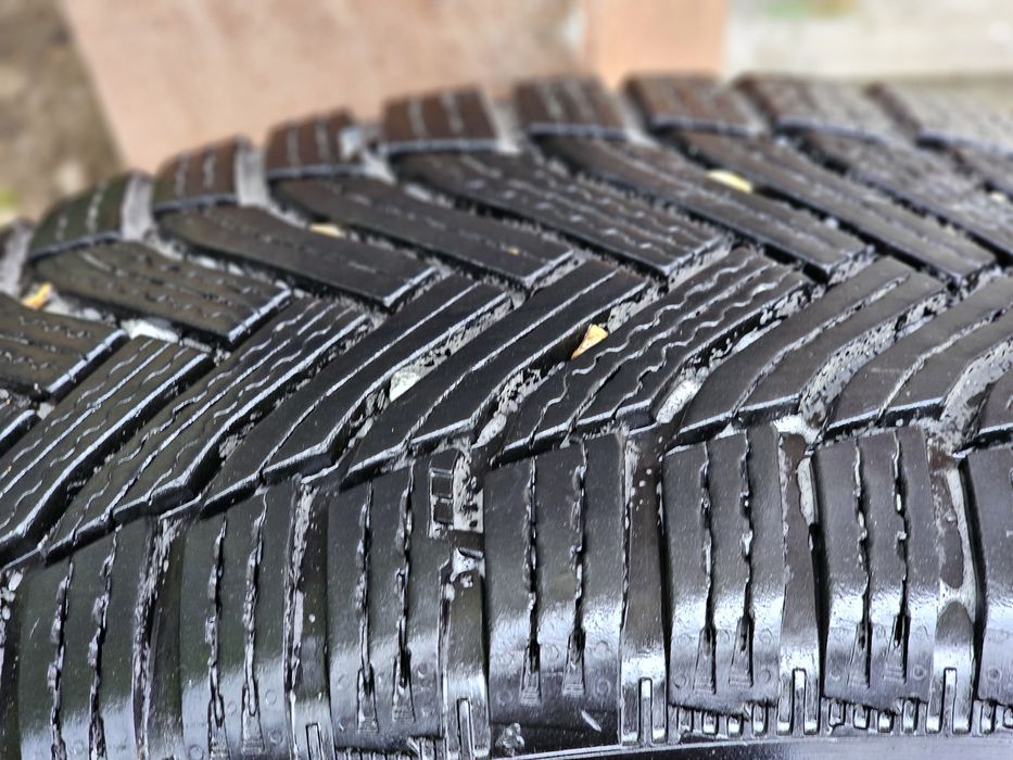 Vând jante echipate cu anvelope