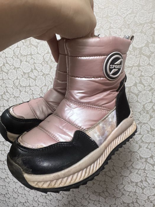 Продам детскую обувь