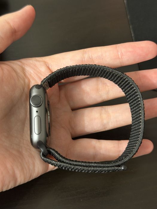 Apple Watch Series 4 40 мм продам