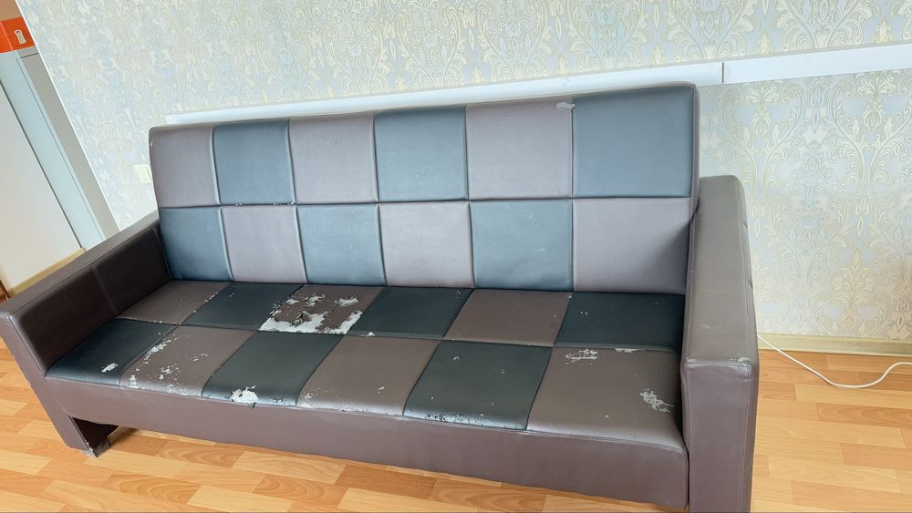 Продается диван книжка 2*90см
