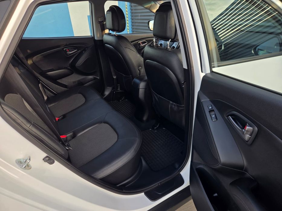 Hyundai IX35 Facelift/ 2.0 GDI / Benzină / 166 Cp / Bixenon / Led / Cameră / Navi/ Park Assist / Banchete Încalzite/ Cârlig / Manuală 6+1 / Alb / 2015