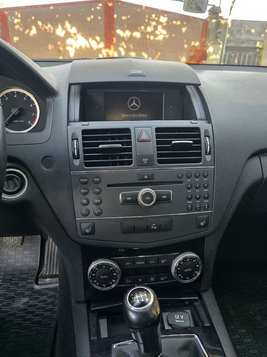 MERCEDES-BENZ  2010 — imagine 4