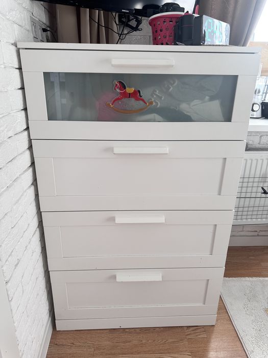 Продаю комод Икеа, в одним дефектом