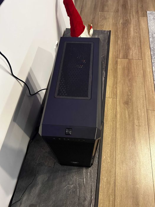 Геймърски компютър (RGB) - Ryzen 7 2700X + GTX 1070