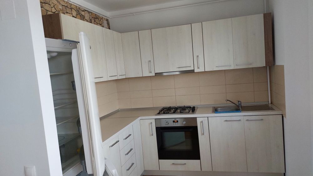 Inchiriez apartament 2 camere