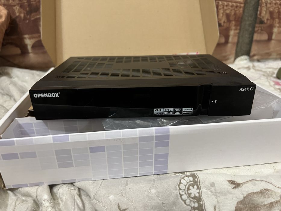Продам 4К тюнер openbox