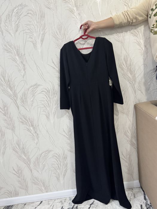 Прадается вечерное платя