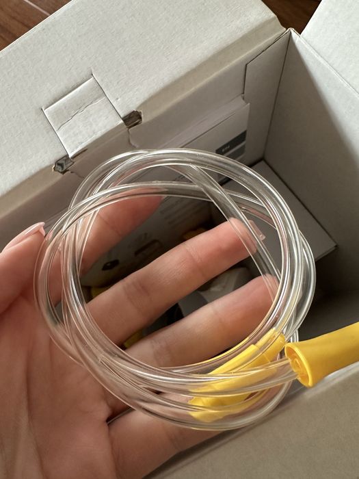 НОВА Електрическа двуфазна помпа за кърма Medela Solo + подарък