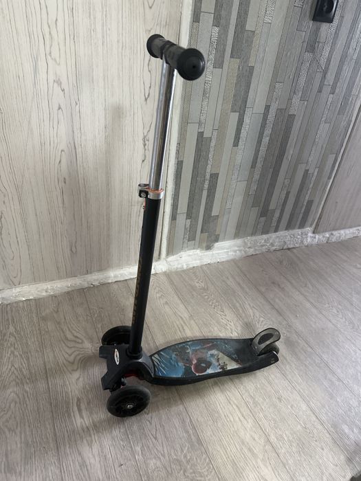 Детский самокат, в отл состоянии
