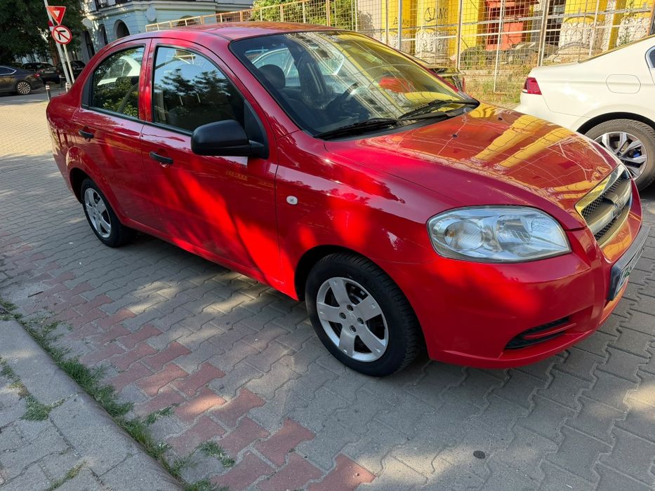 Vând Chevrolet aveo