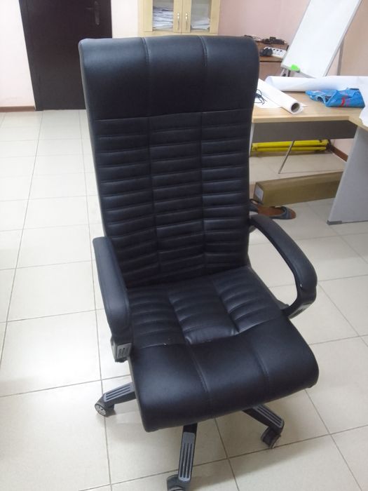 Продам офисное кресло