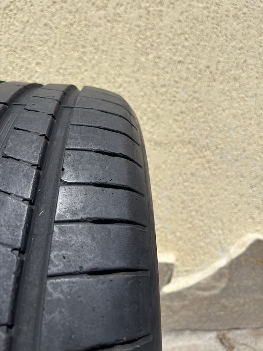 2 бр. летни гуми 245/40/18 Dunlop DOT 1622 4 mm