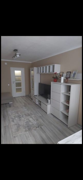 Apartament 2  camere  pentru inchiriat zona centrala detali pe whatsApp la nr de tel  0740128704