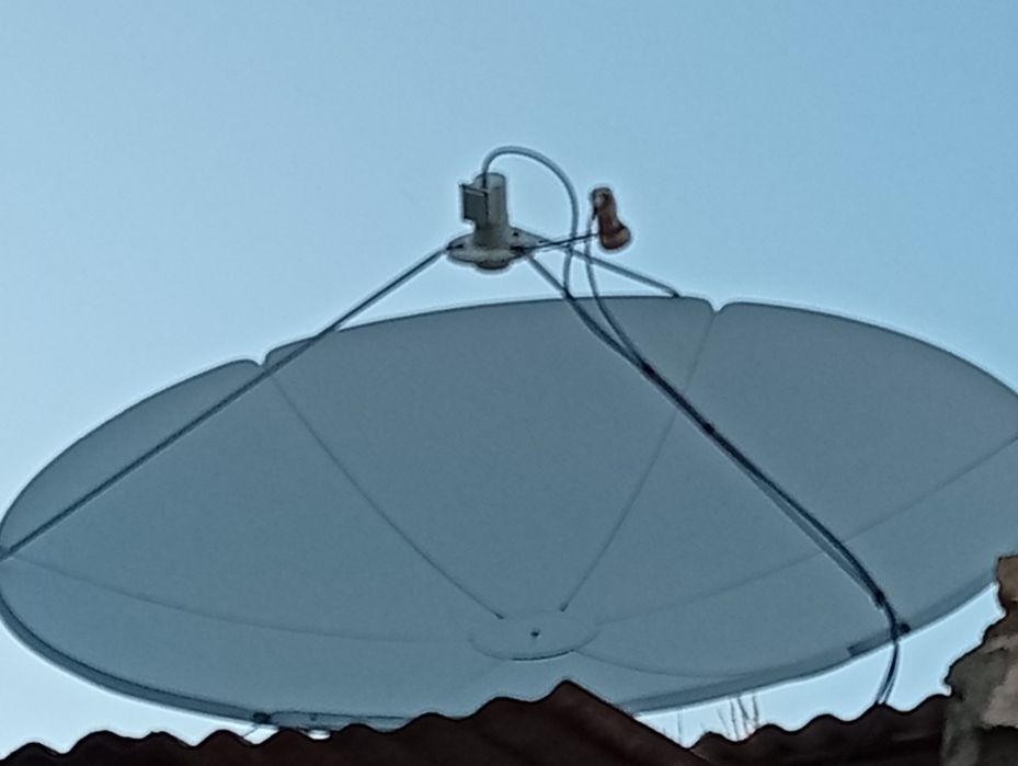 Parabalicheskaya antenna pristavkasi bilan