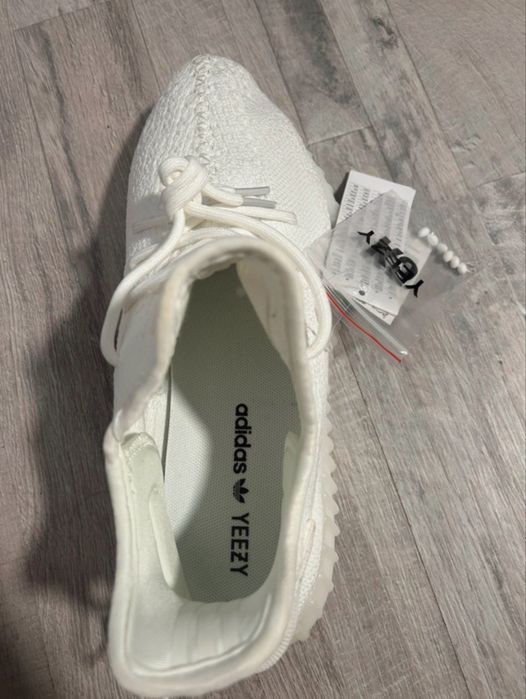 Yeezy 350 V2 Triple White