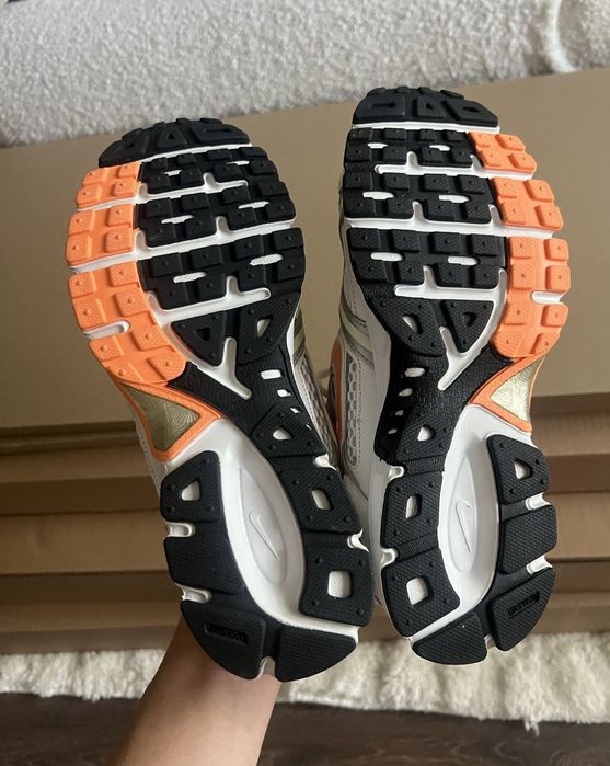 НОВИ маратонки NIKE