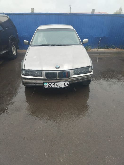 Продам Е36 на запчасти
