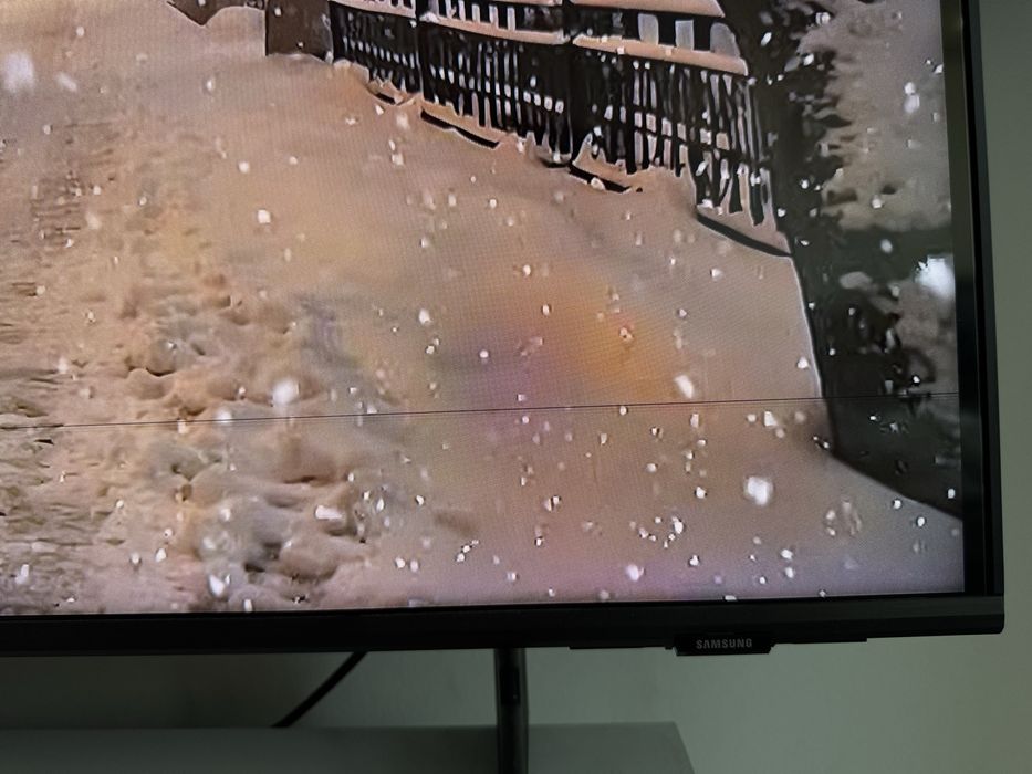Продавам Samsung QLED 43 инча
