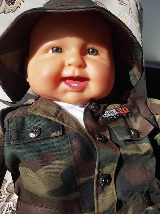 Продам куклу в хорошем состоянии