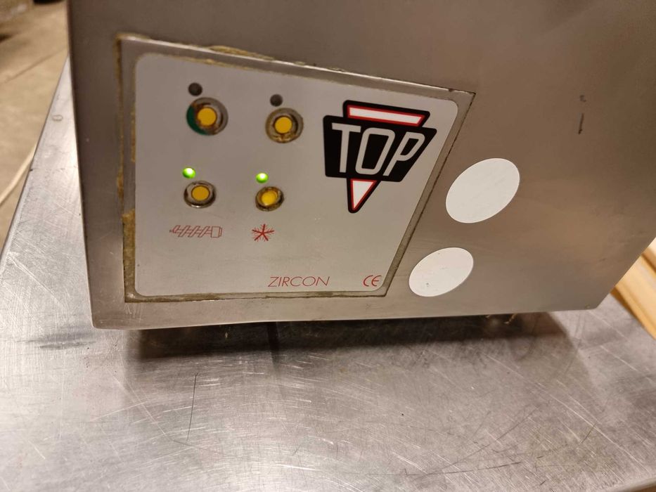 Masina profesionala tocat carne 300kg ora
