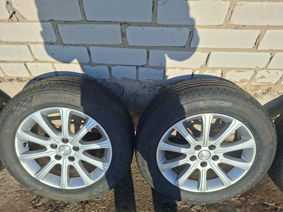 Диски с шинами почти новые