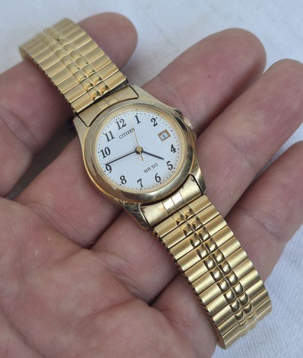 Ceas de dama Citizen cu Quartz, carcasă si bratara din oțel inoxidabil.