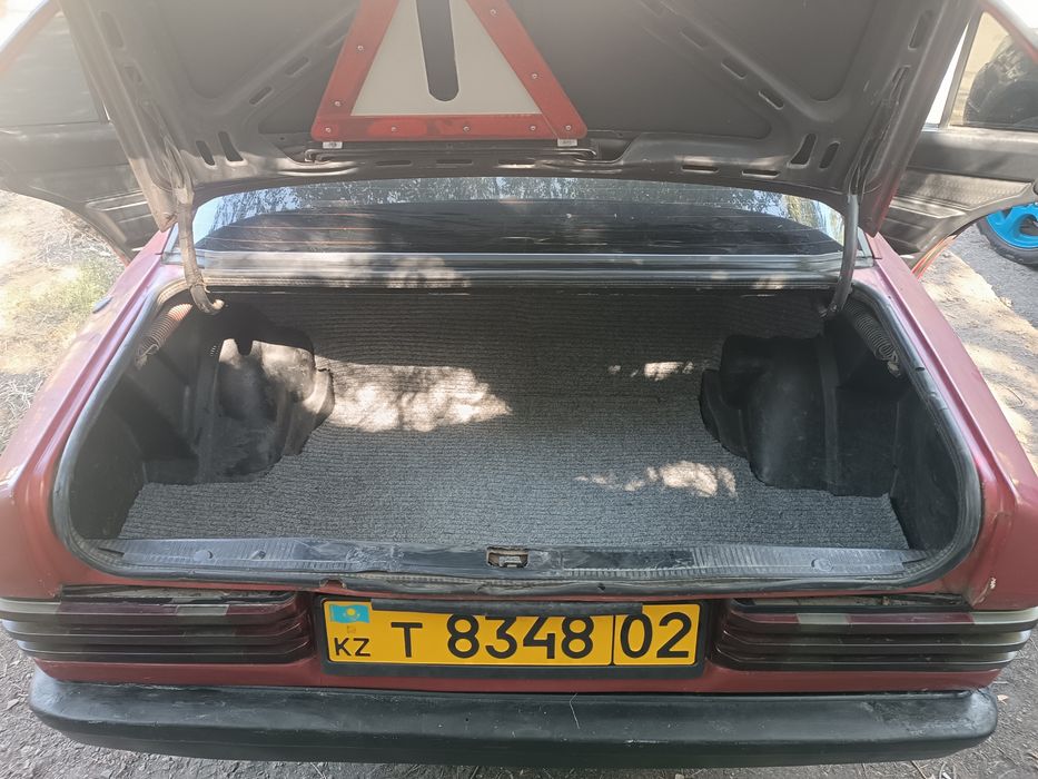 Mercedes 190, механика, 1988 год