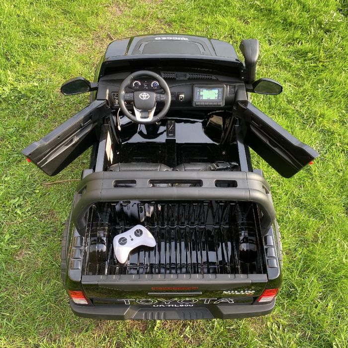 Детская электромашина toyota hilux