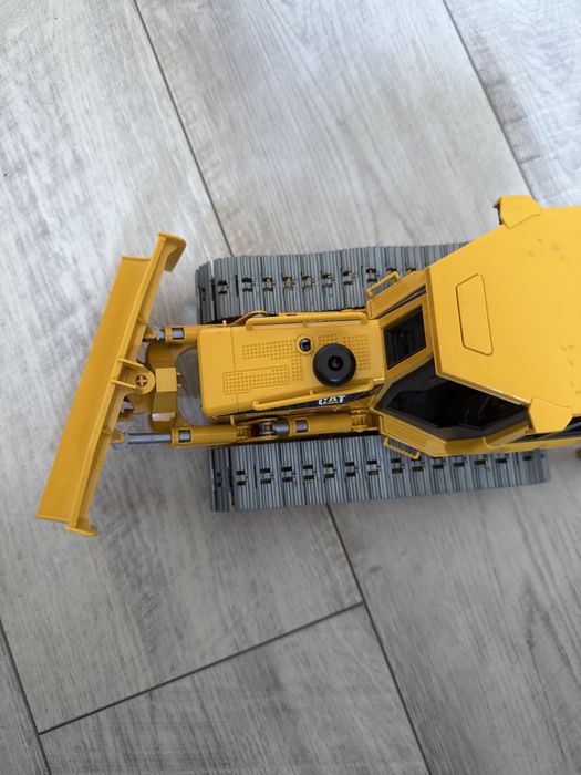 Бульдозер гусенечный CAT