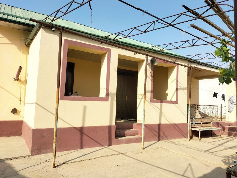 6 sotix holi sotiladi