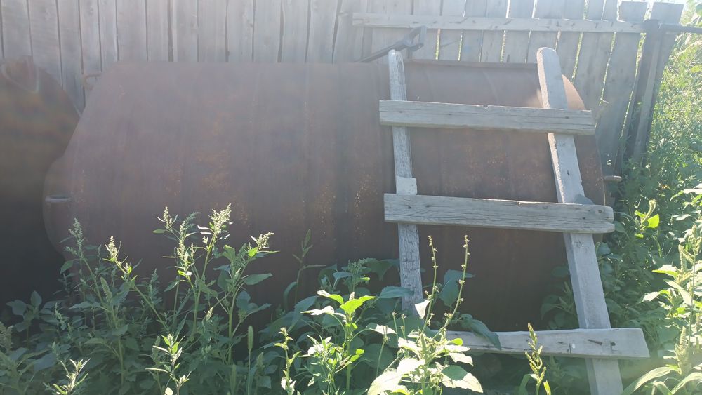 Продам бочку для хранение кормов