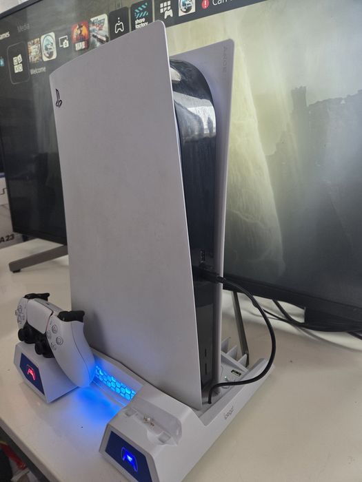 Sony Playstation 5/Ps5  + слушалки и стойка