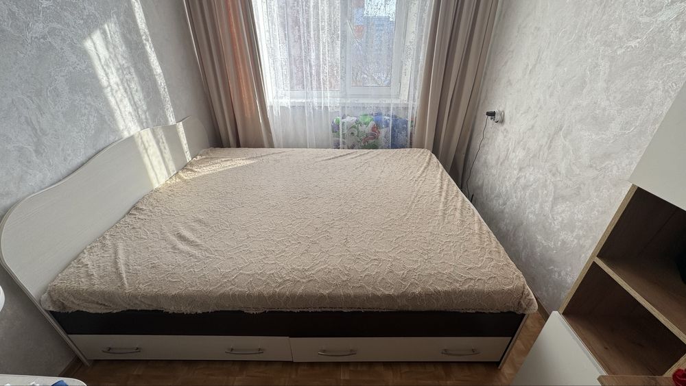 Продам двухспальную кровать