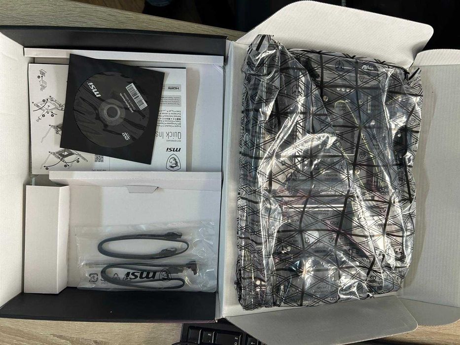 Vand placa de baza noua - MSI MAG B550 Tomahawk