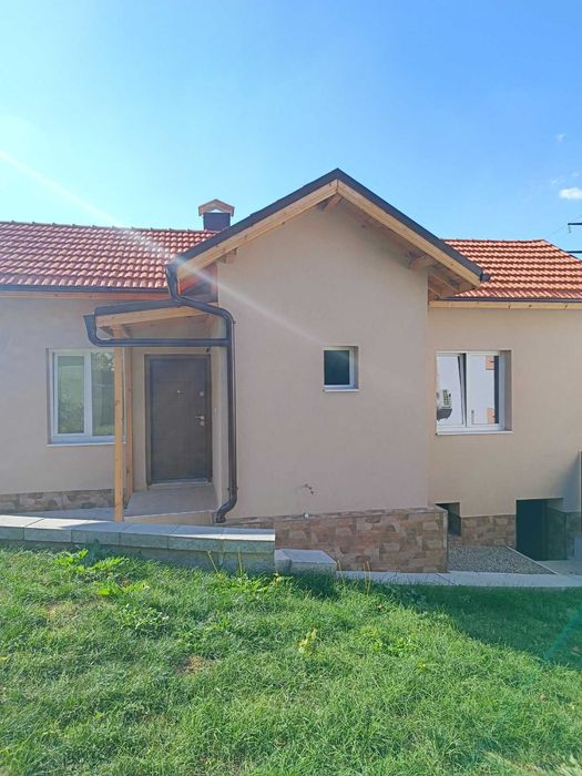 Продава се Къща в Батановци - 50 кв.м за 1700 €/кв.м - Снимка #4