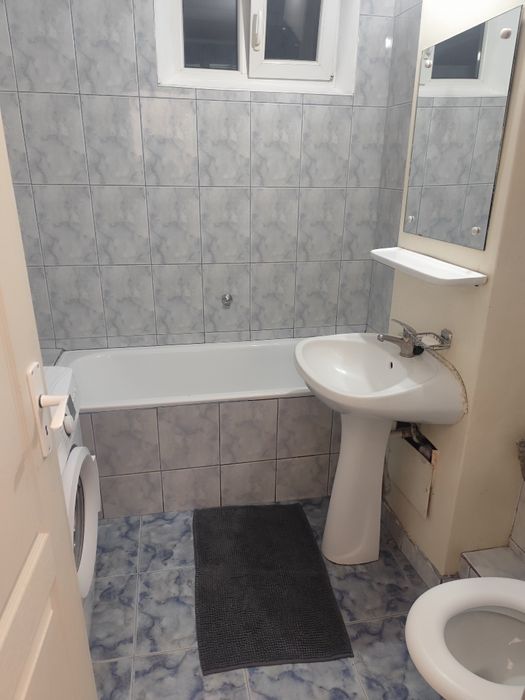 Închiriez apartament in zona centrală