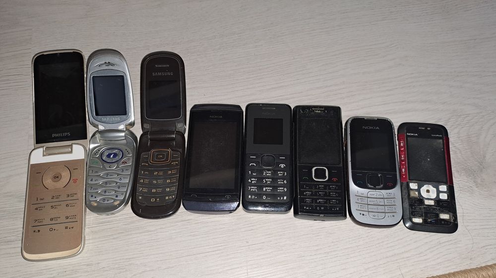 Продаю б/усотовые телефоны